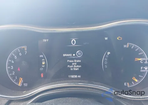 2015 Jeep Grand Cherokee Laredo z USA, uszkodzony, nr VIN 1C4RJFAG1FC660039